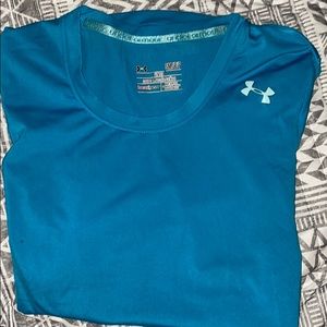 Women’s under armor T-shirt